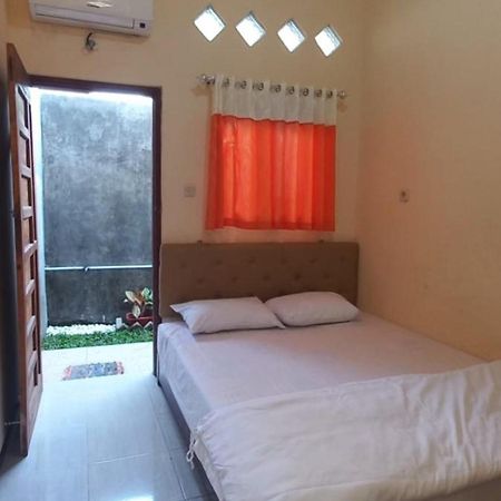 Blitar Angler Family Guest House מראה חיצוני תמונה