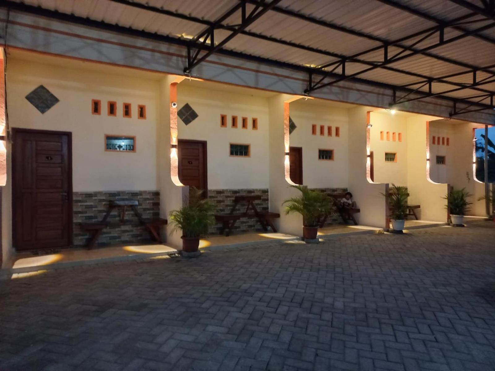 Blitar Angler Family Guest House מראה חיצוני תמונה